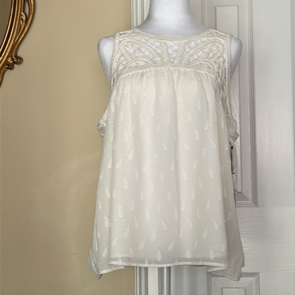 Vince Camuto Baby Doll Crochet Yoke Sleeveless Top Lined Gauzy Embroidered L